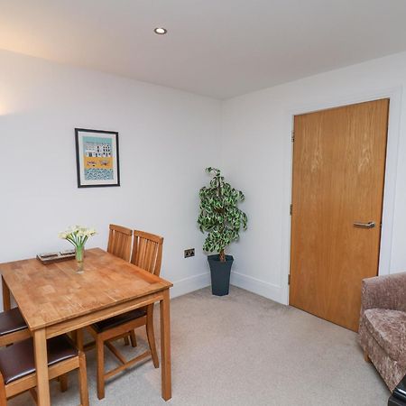Above & Beyond Appartement Whitby Buitenkant foto