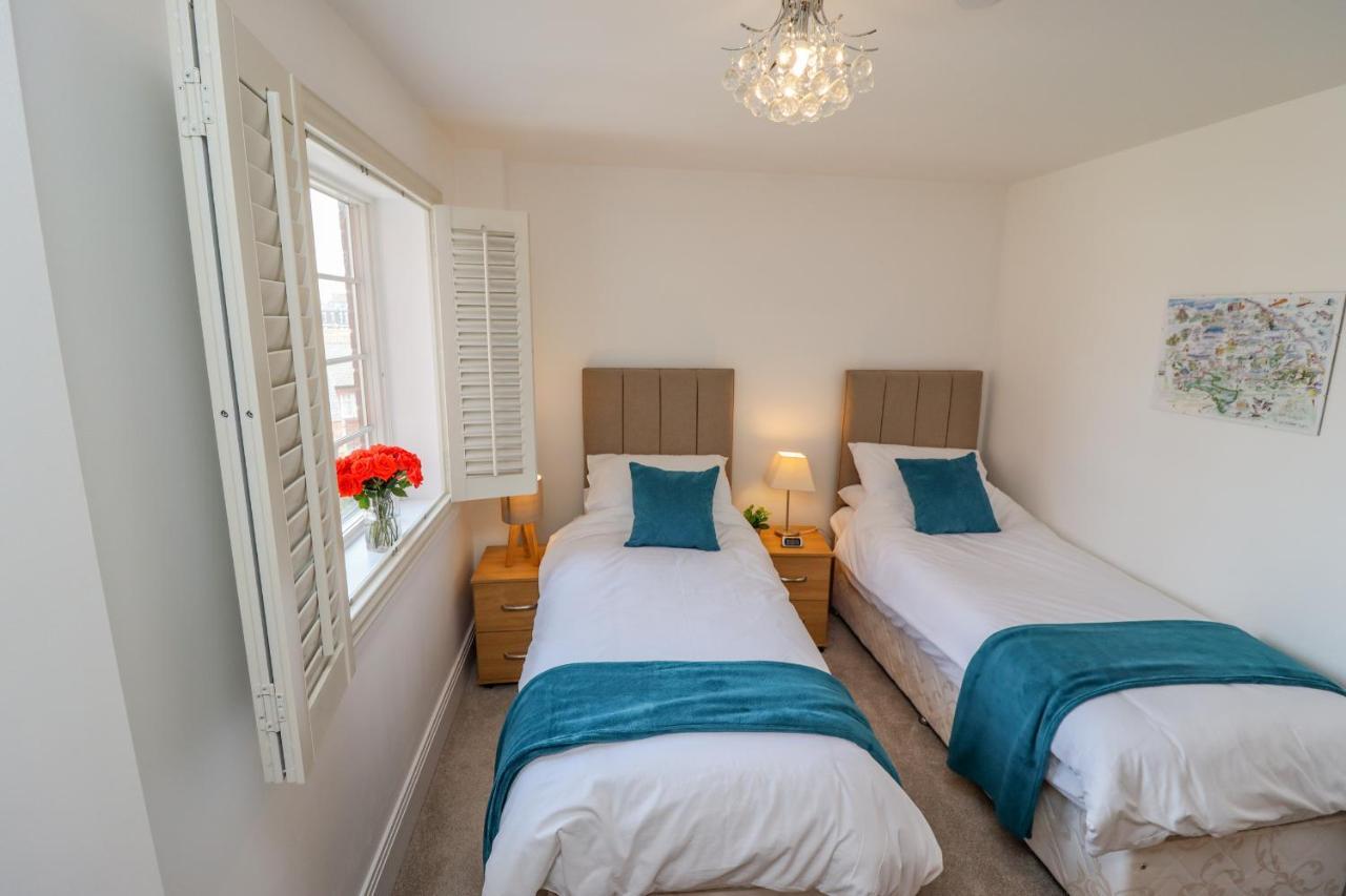 Above & Beyond Appartement Whitby Buitenkant foto
