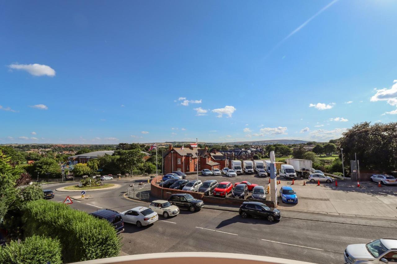 Above & Beyond Appartement Whitby Buitenkant foto