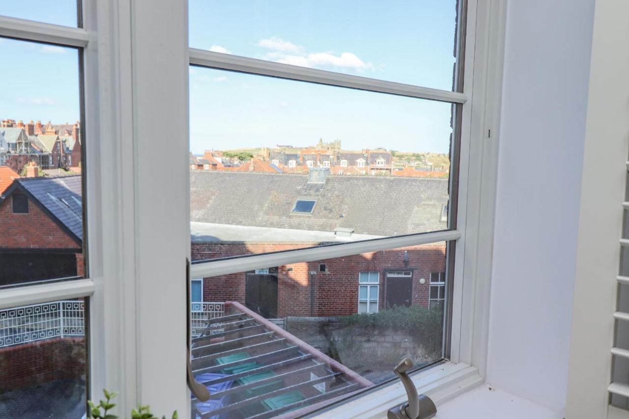 Above & Beyond Appartement Whitby Buitenkant foto