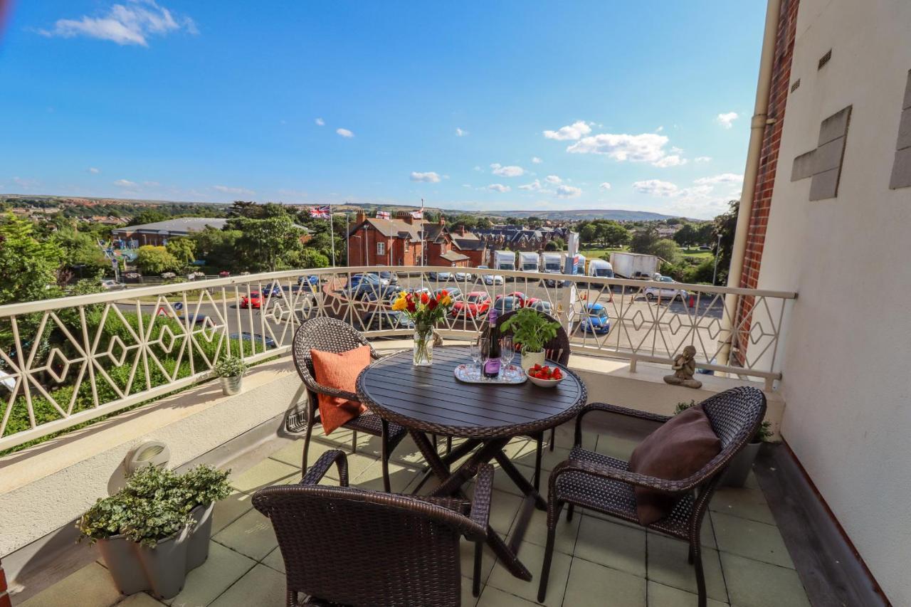 Above & Beyond Appartement Whitby Buitenkant foto
